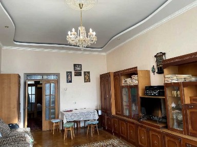 Киев, Институтская ул., 13А