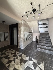 Продаж сучасної квартири в новобудові, мікрорайоні Масани