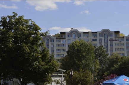 Продам трехкомнатную квартиру центр