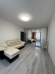 Продаж 2 к. квартири в центрі Вишневого