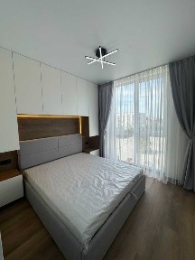 Продаж двокімнатної квартири в ЖК Sanville - панорамні вікна, тепла підлога, меблі та техніка Центральна алея