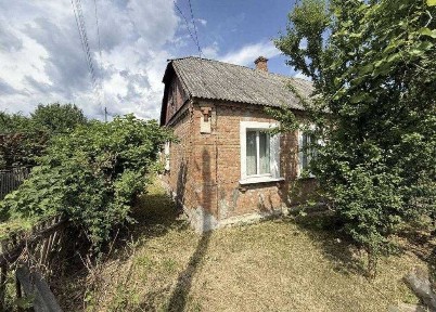 У продажу частина будинку з окремим двором