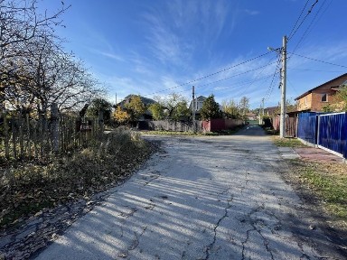 Капітальний будинок під ремонт на 12 сотках. Поруч Річ таун, Прорізна