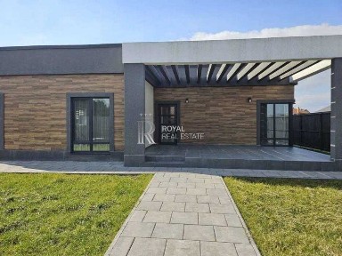 Продаж Будинок Київ Осокорки вул. Соборна 4 кімнати 156 м² Дизайнерський ремонт Тепла підлога Ділянка 10 соток Готовий до проживання