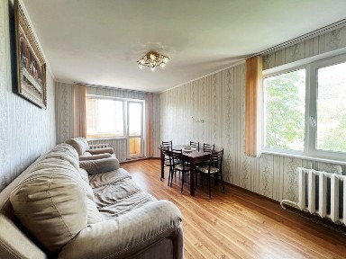 Продаж 3 кімн квартири. Бойова. Меблі. Техніка.