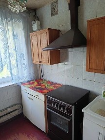 Продам 2-х кімн. квартиру Тракторобудівників 114