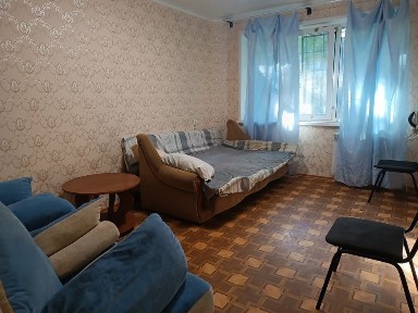 Довгостроково, помісячно, 2хкімн., 1поверх, 4місця, В.Гурова буд. 45