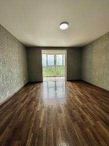 2 кімнатна на Виставкі + кладовка в подарунок