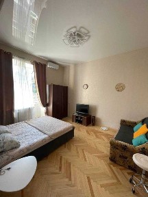 Київ, Печерський, вулиця Басейна 3