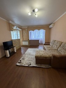 Продається 2х кімнатна квартира з меблями та технікою