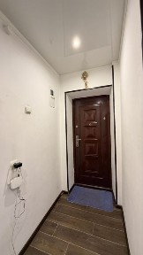Продається 1к кв на Перемоги