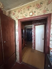 Продам 2-х кім квартиу центр Фастов торг!