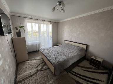 Гарна двокімнатна квартира на Гвардійській з меблями