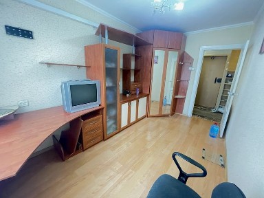 Продам 2 к. квартиру пр Центральний
