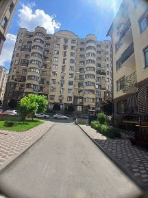 Комерція в ЖК Річ Таун