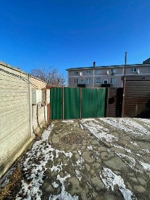 продам дом с ремонтом г. Обухов Стожары без комисии