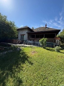 Продаж великого будинку у Віті -Поштовій з великим бомбосховищем