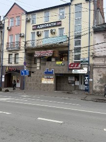 Запрошуємо майстра манікюру та педикюру оренда або %