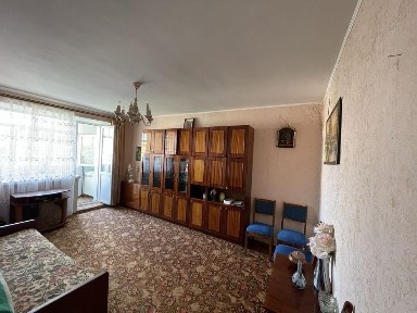 Здам велику трикімнатну квартиру. Можна для групи чоловіків.