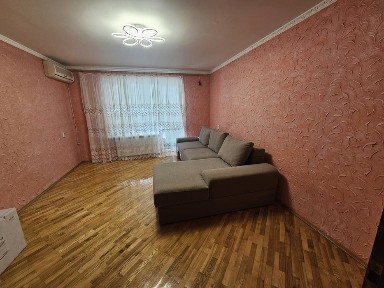 Оренда 2 кімнатної в районі ТРЦ 