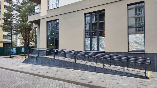 Фасадне нежитлове приміщення в оренду 86м. Крона Парк. Без комісії.