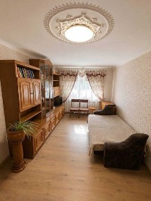 Продам 2-кімнатну квартиру в центрі міста!