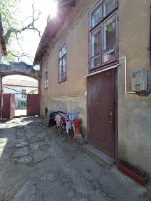 Будинок общая. 84,2, жил. 27,4 этаж 42,1