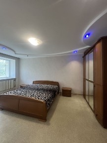 Продам 1 к кв Холодная гора 43 кв м Юрия Паращука дом 4 с ремонтом