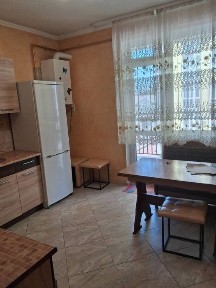Оренда 2 кім кв ( новобуд) по вул. Залізнична