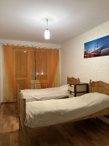 Продам трёхкомнатную квартиру в хорошем доме