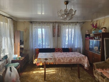 Продам крепкий дом в центре села Новая Дофиновка, близко к морю