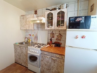 Продам 3 -х комнатную квартиру на Дружбе ул. Мухина 4