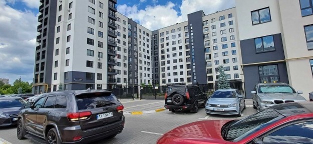 Нова квартира під ремонт у ЖК Континент Рей