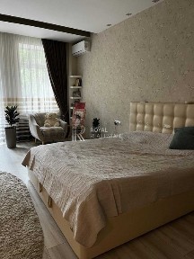 Продаж квартира ЖК «Чайка» Київська область 3 кімнати 152 м² Якісний ремонт Тепла підлога Гардеробна Закрита територія Ліс поруч