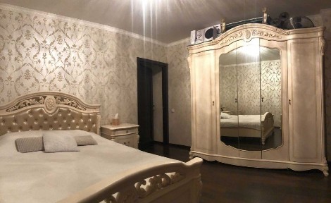 Продам 2 комн разд с хорошим рем и мебелью ЖК Чайка Лобановского