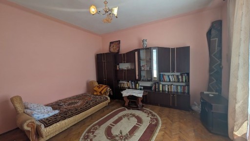 Продаж 2 кімнатна квартира центральна частина