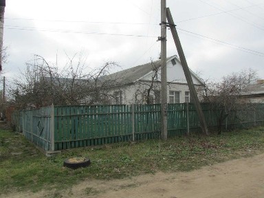 Продам частину будинку по вул. Тітова ( район Дитячої лікарні)