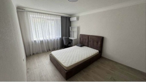Продаж 1 к. кв. Шевченківський р-н, метро Тараса Шевченка, вул. Юрківська