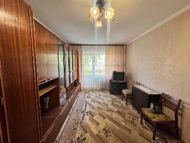 3кім. квартира на другому поверсі