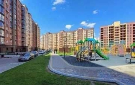 2-кімнатна квартира 7/10 ЖК Чайка 65 кв. м 2 балкони Будинок з цегли Газовий котел Держпрограми