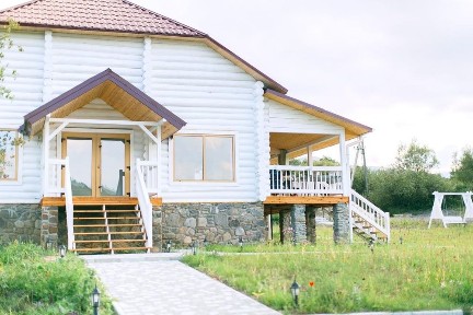 Продаж діючий бізнес сучасний готель Ізки Пилипець Карпати без %