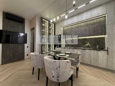 Продаж 2к квартира 61м2 ремонт Crystal Park Tower Берестейський пр-т 42 КПІ