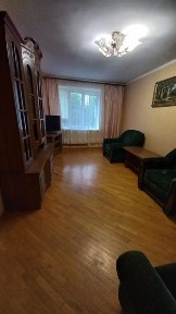 Терміново здаю добротну, простору з Авт. опаленням 3-х кімн. кв-ру, Польова
