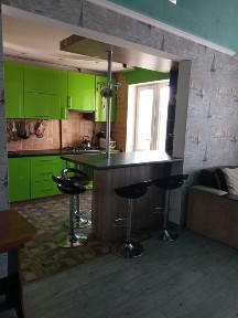 Продам з Євроремонтом 3-и кім. кв-ру у центрі! Кухня-студія!