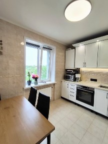 Стрілецька набережна /3-кімнатна 72 м² /Ремонт/ Автономка/SZ