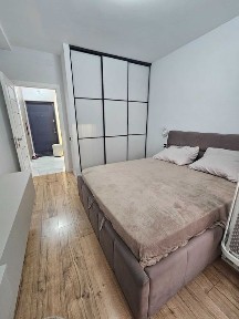 1-но вул. ТРУСКАВЕЦЬКА (бічна Наукової) 3-й пов., 45кв. м. 108 000$ Торг