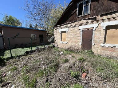 Невелика частина будинку в центрі Гостомеля