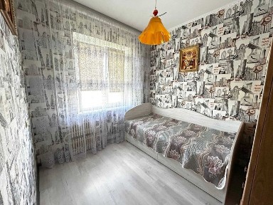 Продам 3-кімнатну квартиру в житловому стані. Утеплений будинок.