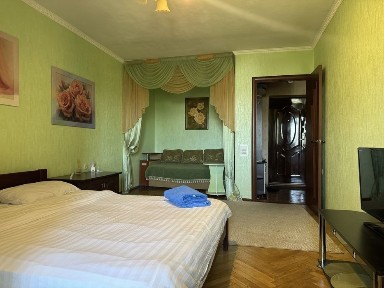 Подобово, помісячно видова 1к кв біля м. Лівобережна. Газ