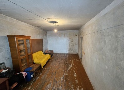 Продам двокімнатну квартиру на ж/м Червоний Камінь, цегла, газ, 57 м².